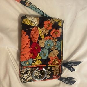 vera bradley wristlet